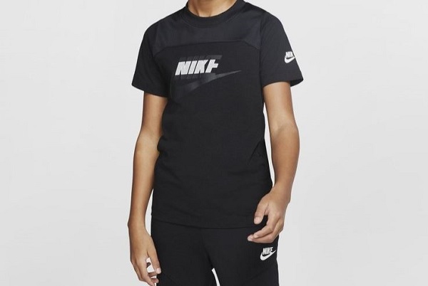 Nike T-Shirt im Angebot